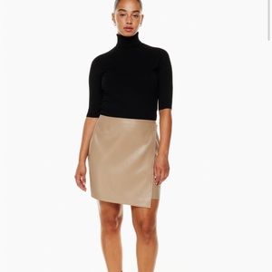 NWOT Aritzia vicinity skirt (12)